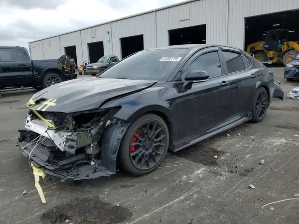 4T1KZ1AK6NU067038 2022 TOYOTA CAMRY - Image 1