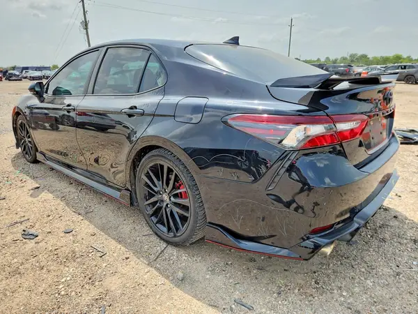 4T1KZ1AK6NU067086 2022 TOYOTA CAMRY - Image 2