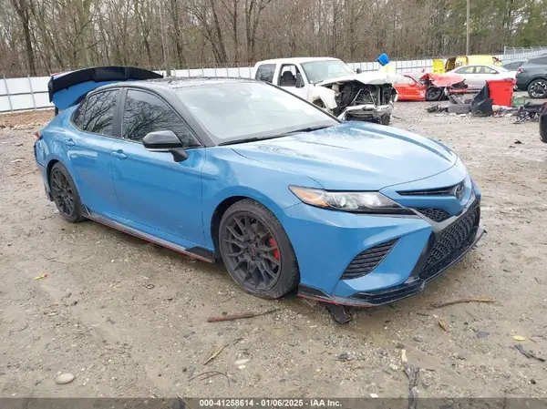 4T1KZ1AK6NU068237 2022 TOYOTA CAMRY - Image 1