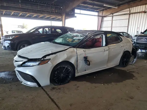 4T1KZ1AK6RU090731 2024 TOYOTA CAMRY - Image 1