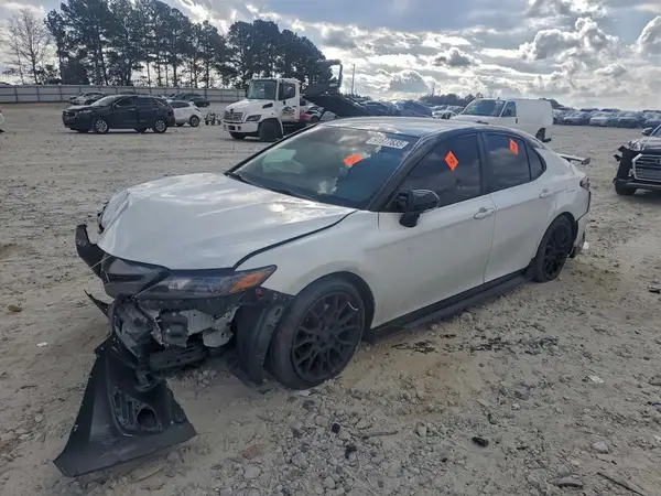 4T1KZ1AK6RU099882 2024 TOYOTA CAMRY - Image 1