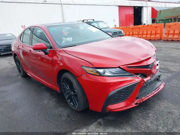 4T1KZ1AK6RU103672 2024 TOYOTA CAMRY - Image 1