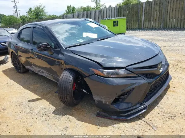 4T1KZ1AK6RU104093 2024 TOYOTA CAMRY - Image 1