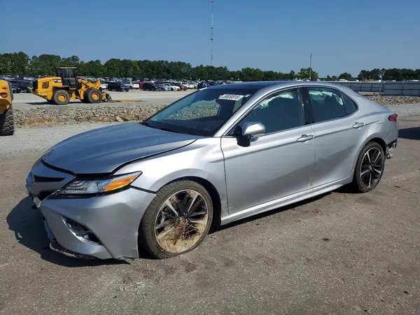 4T1KZ1AK7LU036152 2020 TOYOTA CAMRY - Image 1