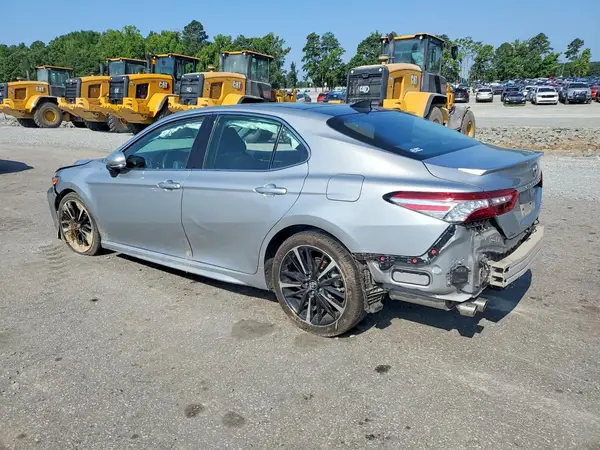 4T1KZ1AK7LU036152 2020 TOYOTA CAMRY - Image 2
