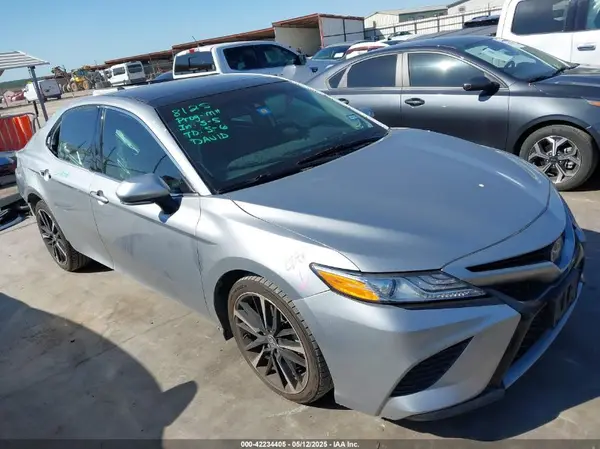 4T1KZ1AK7LU041027 2020 TOYOTA CAMRY - Image 1