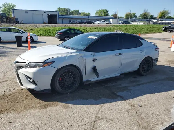 4T1KZ1AK7MU052711 2021 TOYOTA CAMRY - Image 1