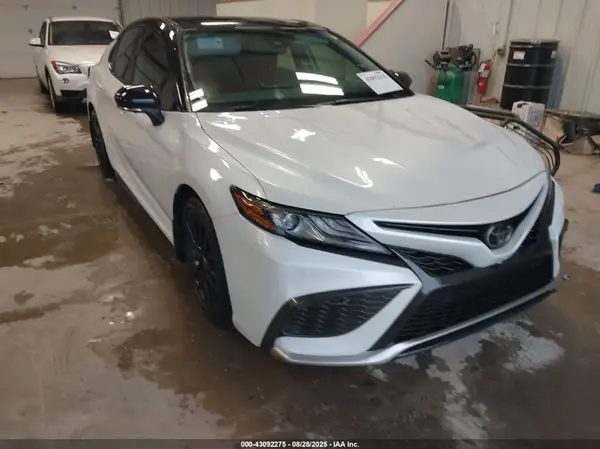 4T1KZ1AK7MU054037 2021 TOYOTA CAMRY - Image 1