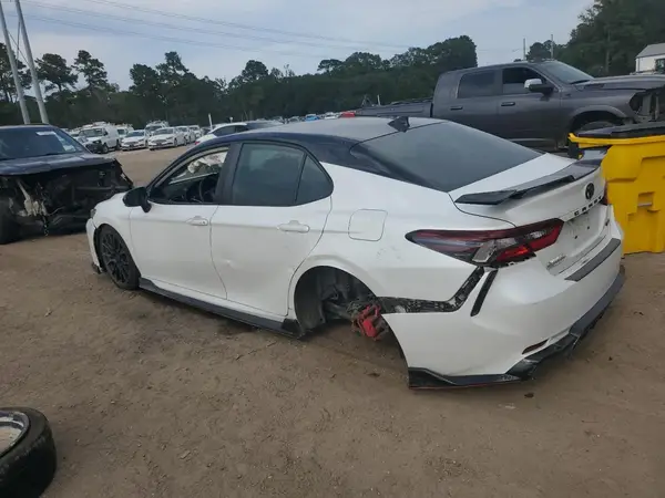 4T1KZ1AK7MU054216 2021 TOYOTA CAMRY - Image 2