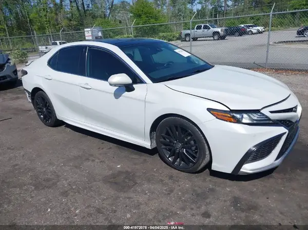 4T1KZ1AK7MU059013 2021 TOYOTA CAMRY - Image 1