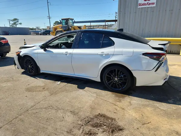 4T1KZ1AK7MU059108 2021 TOYOTA CAMRY - Image 2