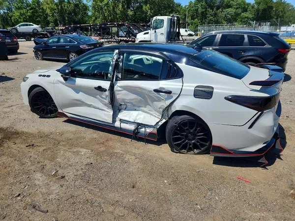 4T1KZ1AK7NU061622 2022 TOYOTA CAMRY - Image 2