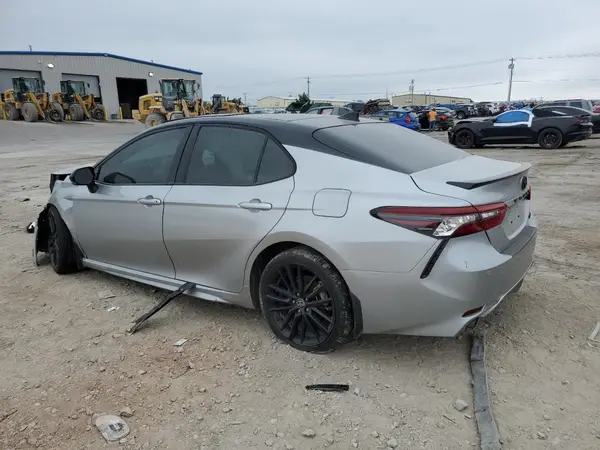 4T1KZ1AK7NU061880 2022 TOYOTA CAMRY - Image 2