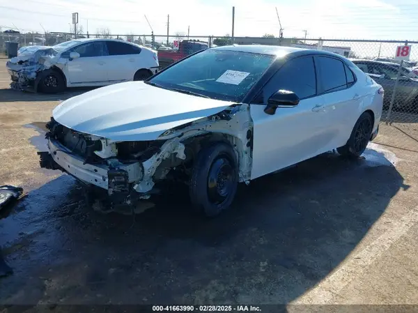 4T1KZ1AK7NU065945 2022 TOYOTA CAMRY - Image 2