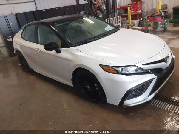4T1KZ1AK7NU068652 2022 TOYOTA CAMRY - Image 1