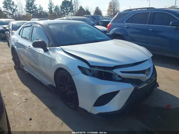 4T1KZ1AK7NU069171 2022 TOYOTA CAMRY - Image 1