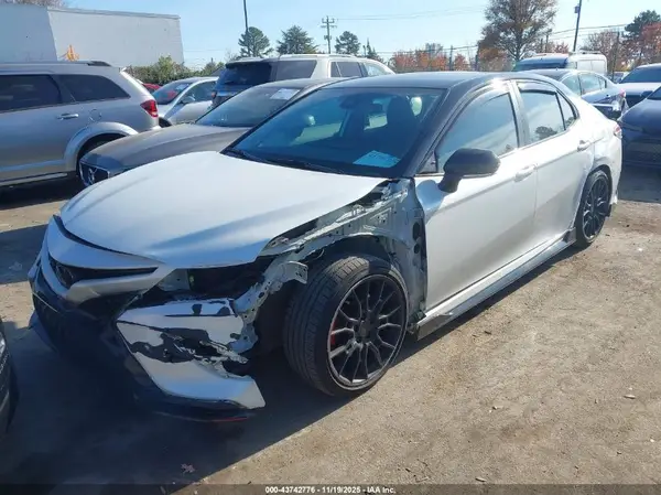 4T1KZ1AK7NU069171 2022 TOYOTA CAMRY - Image 2