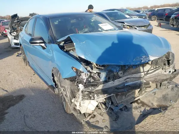 4T1KZ1AK7NU069459 2022 TOYOTA CAMRY - Image 1