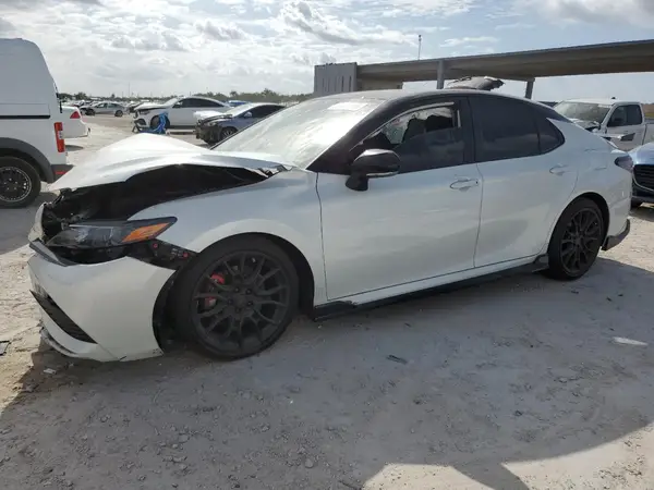 4T1KZ1AK7NU069994 2022 TOYOTA CAMRY - Image 1
