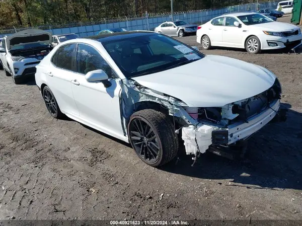 4T1KZ1AK7RU090236 2024 TOYOTA CAMRY - Image 1