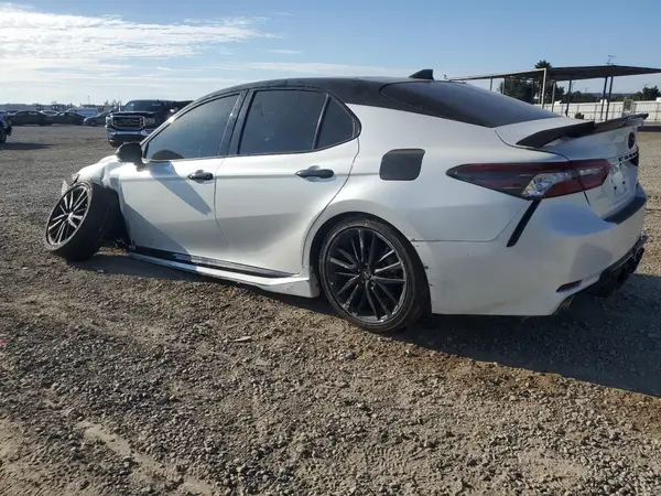 4T1KZ1AK7RU091662 2024 TOYOTA CAMRY - Image 2