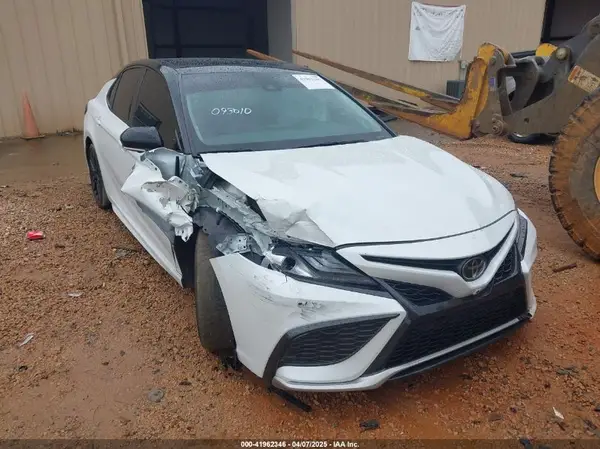 4T1KZ1AK7RU093010 2024 TOYOTA CAMRY - Image 1