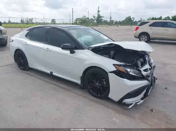 4T1KZ1AK7RU094125 2024 TOYOTA CAMRY - Image 1