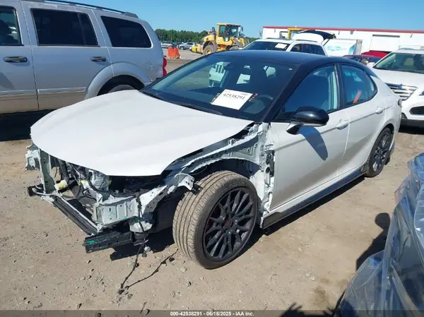 4T1KZ1AK7RU096084 2024 TOYOTA CAMRY - Image 2
