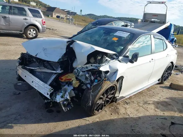 4T1KZ1AK7RU100084 2024 TOYOTA CAMRY - Image 2