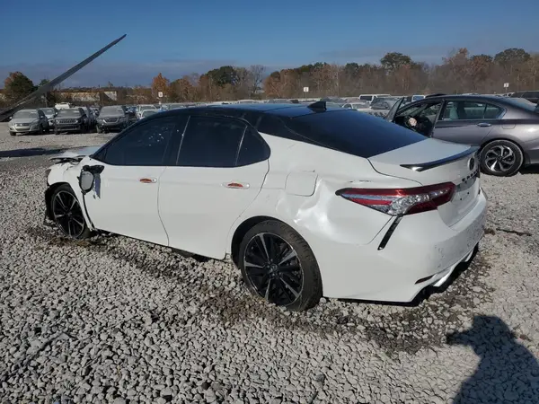 4T1KZ1AK8LU034572 2020 TOYOTA CAMRY - Image 2