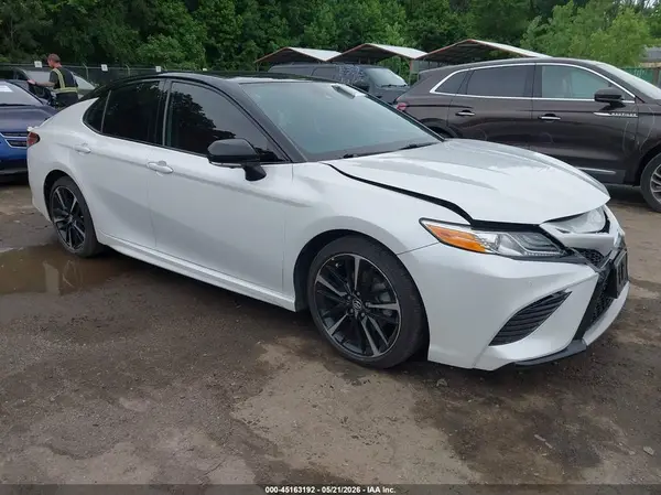 4T1KZ1AK8LU039142 2020 TOYOTA CAMRY - Image 1