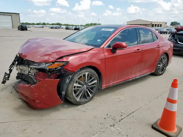 4T1KZ1AK8LU042090 2020 TOYOTA CAMRY - Image 1