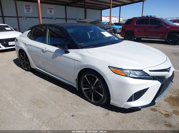 4T1KZ1AK8LU046236 2020 TOYOTA CAMRY - Image 1