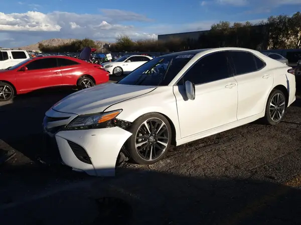 4T1KZ1AK8LU047113 2020 TOYOTA CAMRY - Image 1