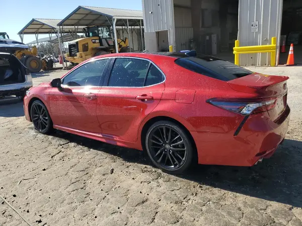 4T1KZ1AK8MU051017 2021 TOYOTA CAMRY - Image 2