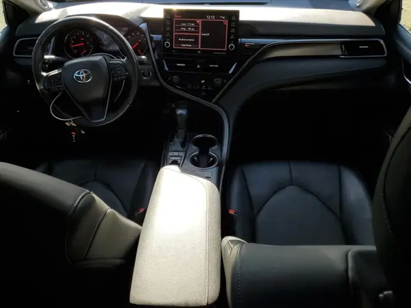 4T1KZ1AK8MU051017 2021 TOYOTA CAMRY - Image 8