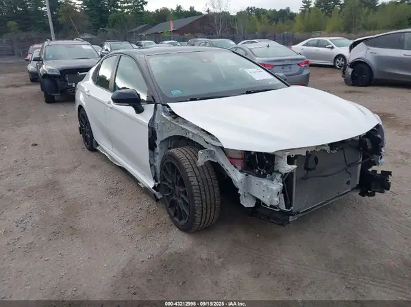 4T1KZ1AK8MU051180 2021 TOYOTA CAMRY - Image 1