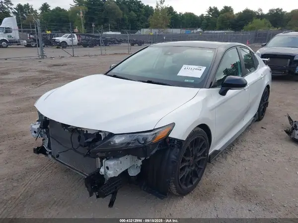 4T1KZ1AK8MU051180 2021 TOYOTA CAMRY - Image 2