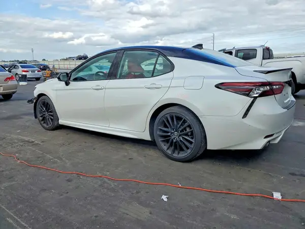 4T1KZ1AK8MU053401 2021 TOYOTA CAMRY - Image 2