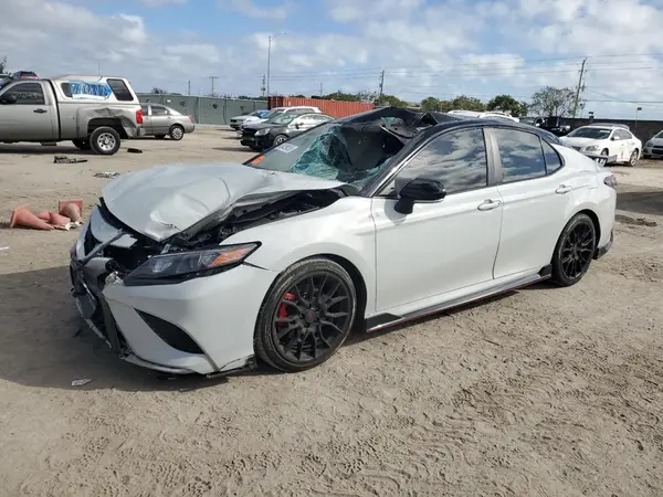 4T1KZ1AK8MU056900 2021 TOYOTA CAMRY - Image 1