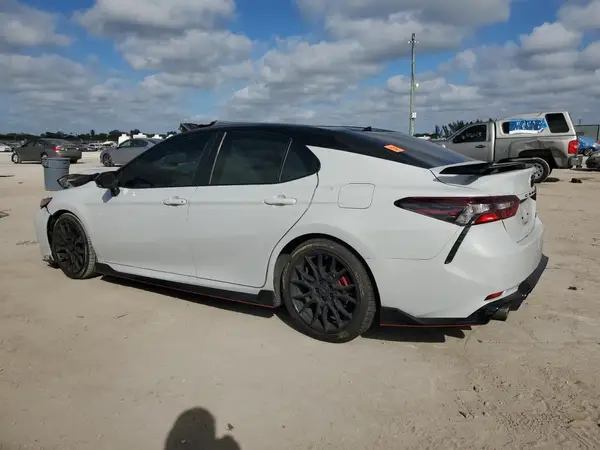 4T1KZ1AK8MU056900 2021 TOYOTA CAMRY - Image 2