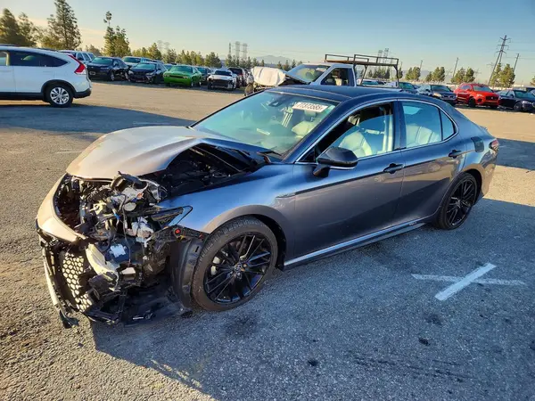 4T1KZ1AK8NU060768 2022 TOYOTA CAMRY - Image 1