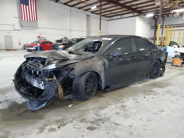 4T1KZ1AK8NU066375 2022 TOYOTA CAMRY - Image 1