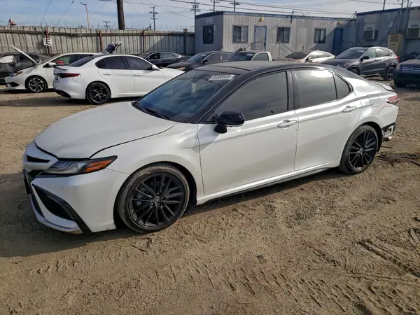 4T1KZ1AK8NU067722 2022 TOYOTA CAMRY - Image 1