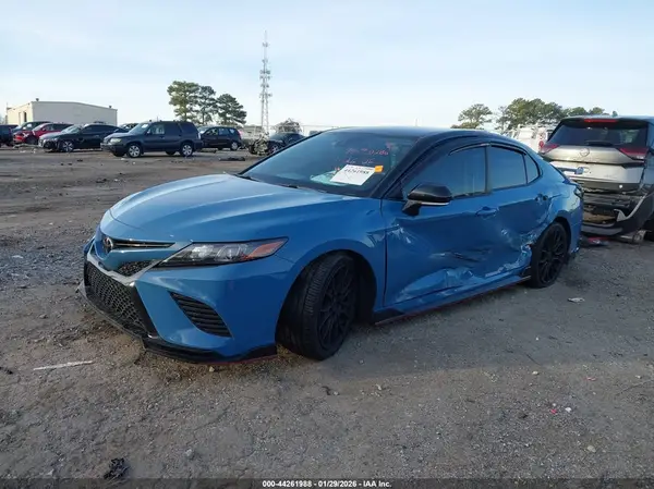 4T1KZ1AK8NU068286 2022 TOYOTA CAMRY - Image 2