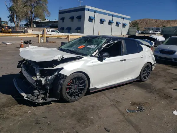 4T1KZ1AK8NU068305 2022 TOYOTA CAMRY - Image 1