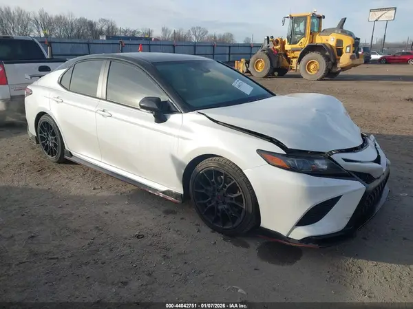 4T1KZ1AK8NU068546 2022 TOYOTA CAMRY - Image 1
