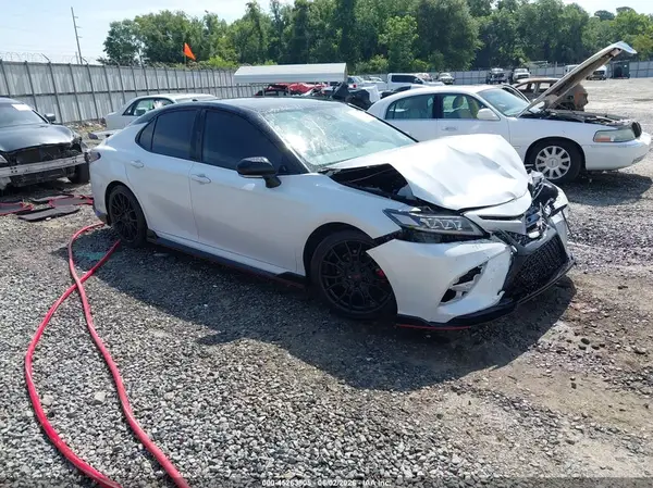4T1KZ1AK8NU068613 2022 TOYOTA CAMRY - Image 1