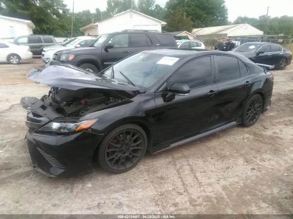 4T1KZ1AK8NU069518 2022 TOYOTA CAMRY - Image 2