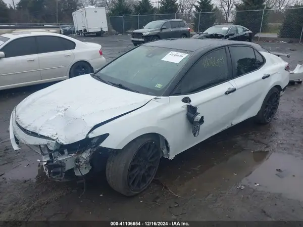 4T1KZ1AK8NU069745 2022 TOYOTA CAMRY - Image 2